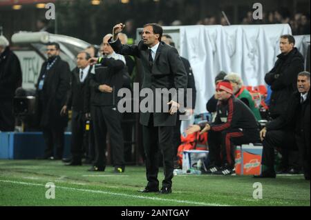 Mailand, Italien, 25. November 2012, 'G.' Meazza San Siro Stadion, Campionato di Calcio Seria A 2012/2013, AC Mailand-FC Juventus: Massimiliano Allegri, Mailand Trainer, während des Spiels Stockfoto