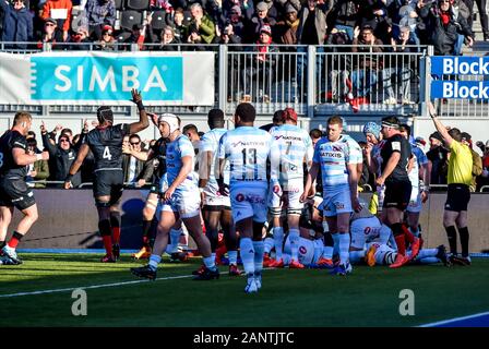 London, Großbritannien. 19 Jan, 2020. Sarazenen score ihren zweiten Versuch von Mako Vunipola während des Europäischen Rugby Champions Cup Match zwischen Sarazenen und Racing 92 in der Allianz Park, London, England am 19. Januar 2020. Foto von Phil Hutchinson. Nur die redaktionelle Nutzung, eine Lizenz für die gewerbliche Nutzung erforderlich. Keine Verwendung in Wetten, Spiele oder einer einzelnen Verein/Liga/player Publikationen. Credit: UK Sport Pics Ltd/Alamy leben Nachrichten Stockfoto