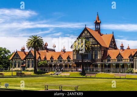 Rotorua Museum, elisabethanische Revival Stil, 1908, Government Gardens, Rotorua, North Island, Neuseeland Stockfoto