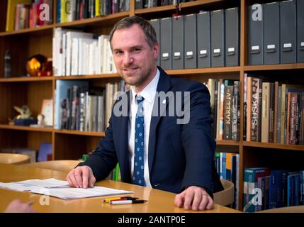 Prag, Tschechische Republik. 17 Jan, 2020. Prager Bürgermeister Zdenek Hrib (Piraten), stellt in einem Interview mit der tschechischen Nachrichtenagentur (CTK), am 17. Januar 2020, in Prag, Tschechische Republik. Credit: Katerina Sulova/CTK Photo/Alamy leben Nachrichten Stockfoto