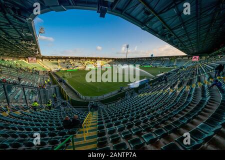 Den Haag, Niederlande. 19 Jan, 2020. Den Haag - ADO-RKC, Fußball, Saison 2019/2020, Eredivisie, Autos Jeans Stadium, 08-07-2020, Stadion Übersicht Credit: Pro Schüsse/Alamy leben Nachrichten Stockfoto