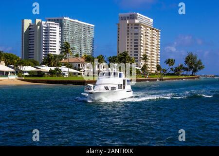 Stadtbild von Ft. Lauderdale, Florida mit dem Strand und der Stadt Stockfoto