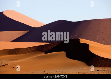 NAMIB-NAUKLUFT-PARK, NAMIB-WÜSTE, SOSSULSVLEI DÜNEN IN NAMIBIA Stockfoto