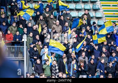 Den Haag - ADO-RKC, Fußball, Saison 2019/2020, Eredivisie, Autos Jeans Stadium, 08-07-2020, RKC Fans auf den Tribünen des Stadions Credit: Pro Schüsse/Alamy leben Nachrichten Stockfoto