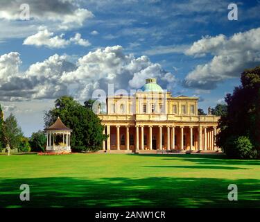 De - GLOUCESTERSHIRE: Der Pittville Pump Zimmer in Cheltenham Spa Stockfoto