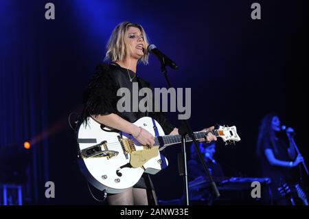 Mailand Italien , 14/11/2012 : Emma Marrone , italienische Sängerin , während des Live-Konzerts im Alcatraz Stockfoto