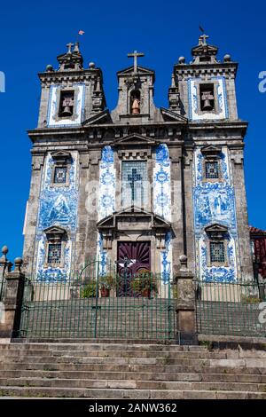 Die Igreja de Santo Ildefonso dem achtzehnten Jahrhundert die Kirche in der Stadt Porto in Portugal Stockfoto