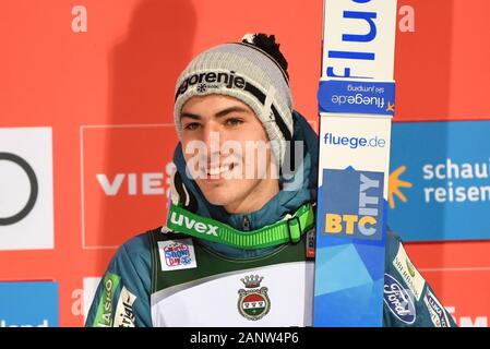 Titisee Neustadt, Deutschland. 19 Jan, 2020. Ski Nordisch/Skispringen: Weltcup Skispringen, großer Hügel, Männer: Dritte platziert Timi Zajc aus Slowenien ist auf dem Podium. Quelle: Patrick Seeger/dpa/Alamy leben Nachrichten Stockfoto
