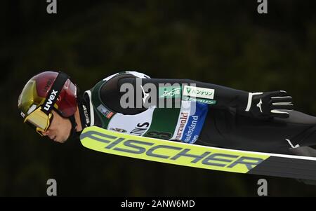 Titisee Neustadt, Deutschland. 19 Jan, 2020. Ski Nordisch/Skispringen: Weltcup Skispringen, großer Hügel, Männer: Daiki Ito aus Japan springt durch die Luft. Quelle: Patrick Seeger/dpa/Alamy leben Nachrichten Stockfoto