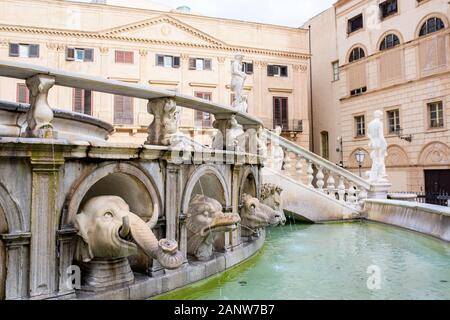 Statuen von Praetorian Brunnen Stockfoto