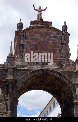 Arco de Santa Clara, Santa Clara Arch, Stadtzentrum, Cuzco, Cusco, Peru, Südamerika, UNESCO-Weltkulturerbe Stockfoto