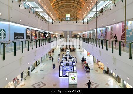 Doha, Katar - Nov 18. 2019. Der Innenraum des Doha City Centre - Einkaufszentrum. Stockfoto