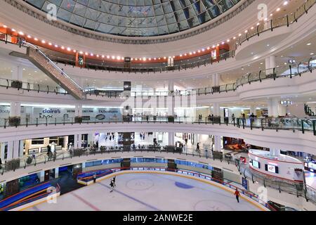 Doha, Katar - Nov 18. 2019. Doha City Centre - Einkaufszentrum. Innen Stockfoto