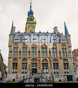 Veere, in der Region Walcheren in der Provinz Zeeland, Niederlande, altes gotisches Rathaus Stockfoto