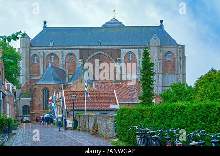 Veere, in der Region Walcheren in der Provinz Zeeland, Niederlande, Blick auf die Kirche Grote Kerk Stockfoto