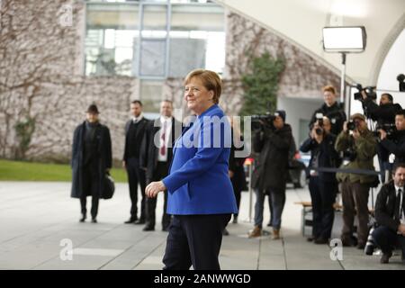 Berlin, Deutschland. 19 Jan, 2020. Bundeskanzlerin Angela Merkel im Innenhof der Bundeskanzlei zu den Libyen Konferenz in Berlin (Foto von Simone Kuhlmey/Pacific Press) Quelle: Pacific Press Agency/Alamy leben Nachrichten Stockfoto