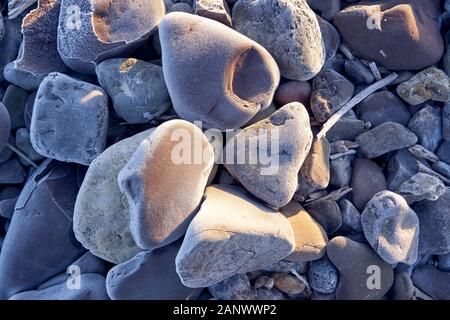 Frosty Strand close-ups auf einer South Wales Beach im Januar Stockfoto