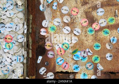 Instagram-Kunst, hergestellt von Aufklebern für den Eingang zum Museum of Contemporary Art, M HKA, im Süden von Antwerpen, Belgien. Stockfoto