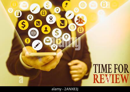 Schreiben Hinweis zu zeigen. Business Konzept für ein System oder eine Situation in seiner formalen Prüfung Stockfoto