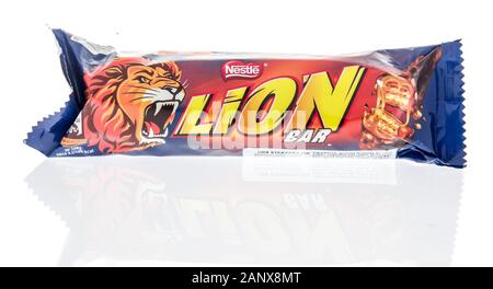 Winneconne, WI - 14. Januar 2019: Ein Paket von Nestle Lion Bar Snack auf einem isolierten Hintergrund Stockfoto