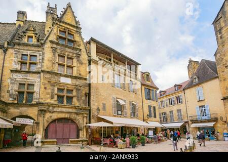 Frankreich, Dordogne, Sarlat-la-Caneda, Place du Peyrou, Maison de La Boetie (L), erbaut 1525 Stockfoto