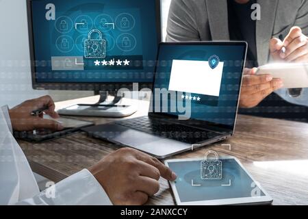 CYBER SECURITY Business, Technology, FirewallAntivirus Sicherheitsbenachrichtigung Schutz und Cyber Security Firewall Stockfoto