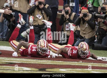 Santa Clara, USA. 19 Jan, 2020. San Francisco 49ers zurück laufen Raheem Mostert (31) und Wide Receiver Kendrick Bourne (84) in der Ende Zone schwimmen Mosert 36 Yard TD im ersten Viertel gegen die Green Bay Packers in der NFC-Meisterschaft an Levi's Stadion in San Jose, Kalifornien, an einem Sonntag, 19. Januar 2020 zu feiern. Foto von Terry Schmitt/UPI Quelle: UPI/Alamy leben Nachrichten Stockfoto