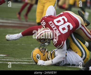 Santa Clara, USA. 19 Jan, 2020. San Francisco 49ers defensive Ende Nick Bosa (97) und defensiver entwalden Buckner (99) Sack Green Bay Packers Quarterback Aaron Rodgers (12) einen Verlust von 13 Yards im ersten Quartal des NFC-Meisterschaft an Levi's Stadion in San Jose, Kalifornien, an einem Sonntag, 19. Januar 2020. Foto von Terry Schmitt/UPI Quelle: UPI/Alamy leben Nachrichten Stockfoto