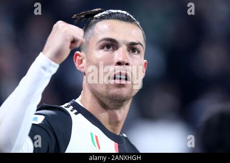 Turin, Italien. 19 Jan, 2020. FC Juventus' Cristiano Ronaldo feiert während einer Serie ein Fußballspiel zwischen FC Juventus und Parma in Turin, Italien, Jan. 19, 2020. Credit: Alberto Lingria/Xinhua/Alamy leben Nachrichten Stockfoto