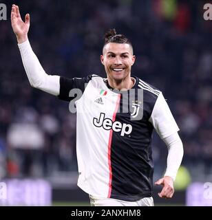 Turin, Italien. 19 Jan, 2020. FC Juventus' Cristiano Ronaldo feiert zählen während einer Serie ein Fußballspiel zwischen FC Juventus und Parma in Turin, Italien, Jan. 19, 2020. Credit: Alberto Lingria/Xinhua/Alamy leben Nachrichten Stockfoto