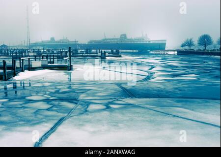 Der Lake Michgan Autofähre, SS Badger gebunden für den Winter in Ludington, Michigan, USA. Stockfoto