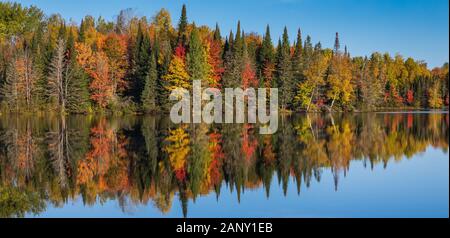 Tag See in der chequamegon National Forest. Stockfoto