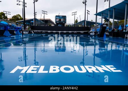Melbourne, Australien. 20 Jan, 2020. Bei Regenwetter, während am Tag 1 bei den Australian Open 2020 Grand Slam Tennis Turnier in Melbourne, Australien. Frank Molter/Alamy leben Nachrichten Stockfoto