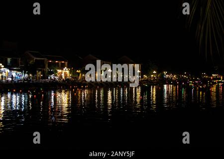 Hoi An - Vietnam - im August 2019 - Blick auf die Altstadt bei Nacht Stockfoto