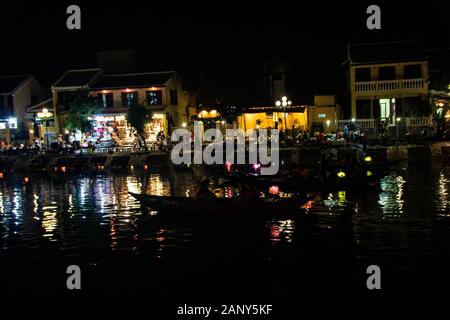 Hoi An - Vietnam - im August 2019 - Blick auf die Altstadt bei Nacht Stockfoto