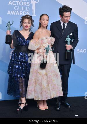 Los Angeles, USA. 19 Jan, 2020. Helena Bonham Carter, Josh O'Connor, Erin Doherty 021 im Presseraum des 26. jährlichen Screen Actors Guild Award im Shrine Auditorium in Los Angeles am 19. Januar 2020 in Los Angeles, CA Credit: Tsuni/USA/Alamy leben Nachrichten Stockfoto