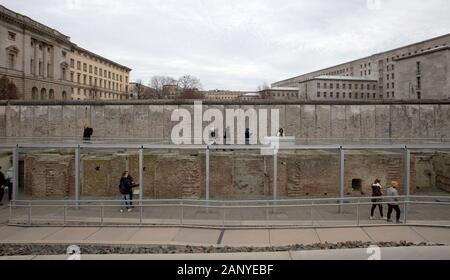 Berlin, Deutschland - 30 Dezember: Ruine der SS-Hauptquartier in Museum Topographie des Terrors am 30. Dezember 2019, Berlin Stockfoto