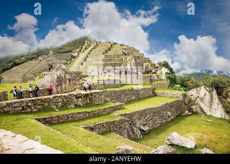 Machu Picchu Pueblo, Peru - Jan 7, 2019: Blick auf die alte Stadt von Machu Picchu in Peru. Südamerika. Stockfoto