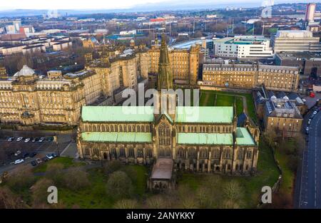 Blick auf die Kathedrale von Glasgow und die Stadt Glasgow, Schottland, Großbritannien Stockfoto