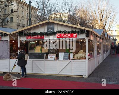 TURIN, Italien - ca. Dezember 2019: Weihnachtsmarkt Stockfoto