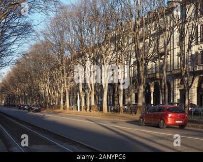 TURIN, Italien - ca. Dezember 2019: Corso Vinzaglio Avenue Stockfoto