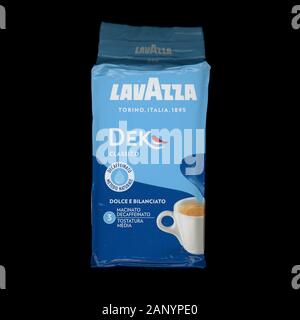 TURIN, Italien - ca. Dezember 2019: Packet von Lavazza entkoffeinierten Kaffee Stockfoto