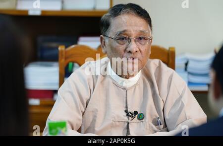 Nay Pyi Taw, Myanmar. 16 Jan, 2020. Myanmars Minister für Handel als Myint erhält ein Interview mit Xinhua in Nay Pyi Taw, Myanmar, Jan. 16, 2020. Mit 'Interview: Xi Myanmars Besuch erwartet, den bilateralen Handel zu verbessern, sagt Wirtschaftsminister 'Credit: Wang Shen/Xinhua/Alamy leben Nachrichten Stockfoto