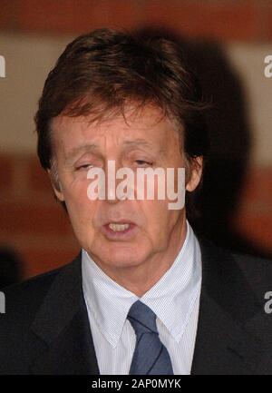 Sir Paul McCartney Verlassen der High Court in London am zweiten Tag seiner Scheidung Anhörung von Frau Heather Mills im Jahr 2008. Stockfoto