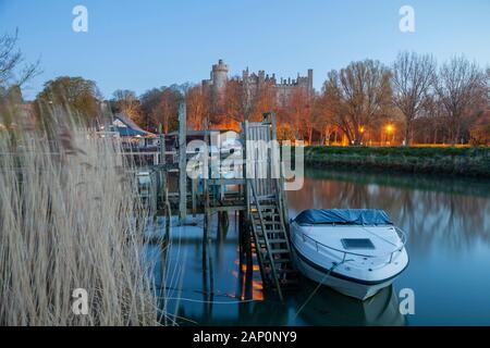 Feder Dawn auf dem Fluss Arun in Arundel. Stockfoto