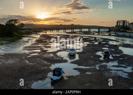 Sonnenuntergang auf dem Fluss Adur im Shoreham. Stockfoto