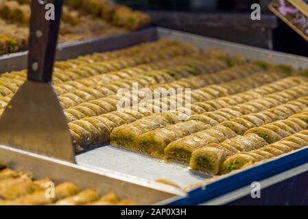 Kanafeh Hintergrund, Essen, leckeren Sirup süße Platte Stockfoto