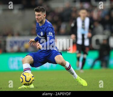 NEWCASTLE UPON TYNE, ENGLAND - 18. JANUAR Jorginho von Chelsea in der Premier League Match zwischen Newcastle United und Chelsea am St. James's Park, Newcastle am Samstag, den 18. Januar 2020. (Credit: Mark Fletcher | MI Nachrichten) das Fotografieren dürfen nur für Zeitung und/oder Zeitschrift redaktionelle Zwecke verwendet werden, eine Lizenz für die gewerbliche Nutzung erforderlich Stockfoto