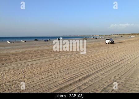 Kraftfahrzeuge am Cable Beach, Broome, West Kimberley, Western Australia | Verwendung weltweit Stockfoto