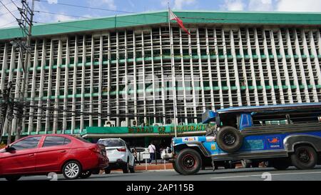 Manila, Philippinen. 20 Jan, 2020. Büro der Einwanderung (BI) Personal stationiert am Ninoy Aquino International Airport (NAIA) forderte die chinesischen Einwohner im Land, die planen, das chinesische Neujahr im Ausland ihre Rückkehr Gebühren in jedem BI-Büros zu verarbeiten, bevor Sie zum Flughafen zu verbringen. (Foto von Joseph Dacalanio/Pacific Press) Quelle: Pacific Press Agency/Alamy leben Nachrichten Stockfoto